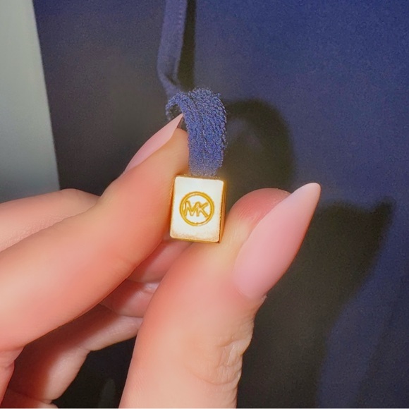 SALE ‼️🦋 Stunning Micheal Kors Blouse | Micheal Kors Top blouse work Chic small - Picture 6 of 7